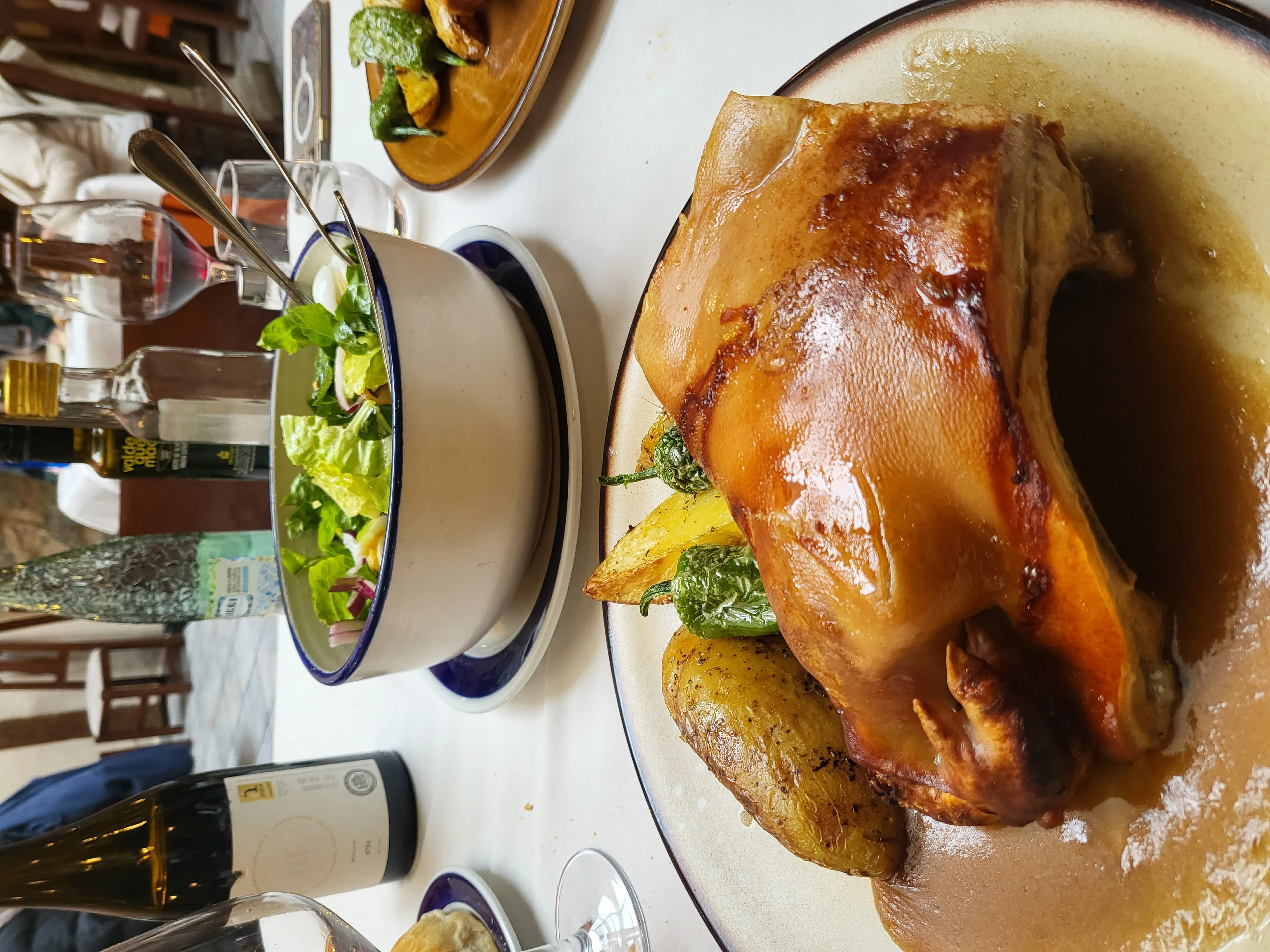 Cochinillo Asado: Tradición Española en Casa - Vista 3